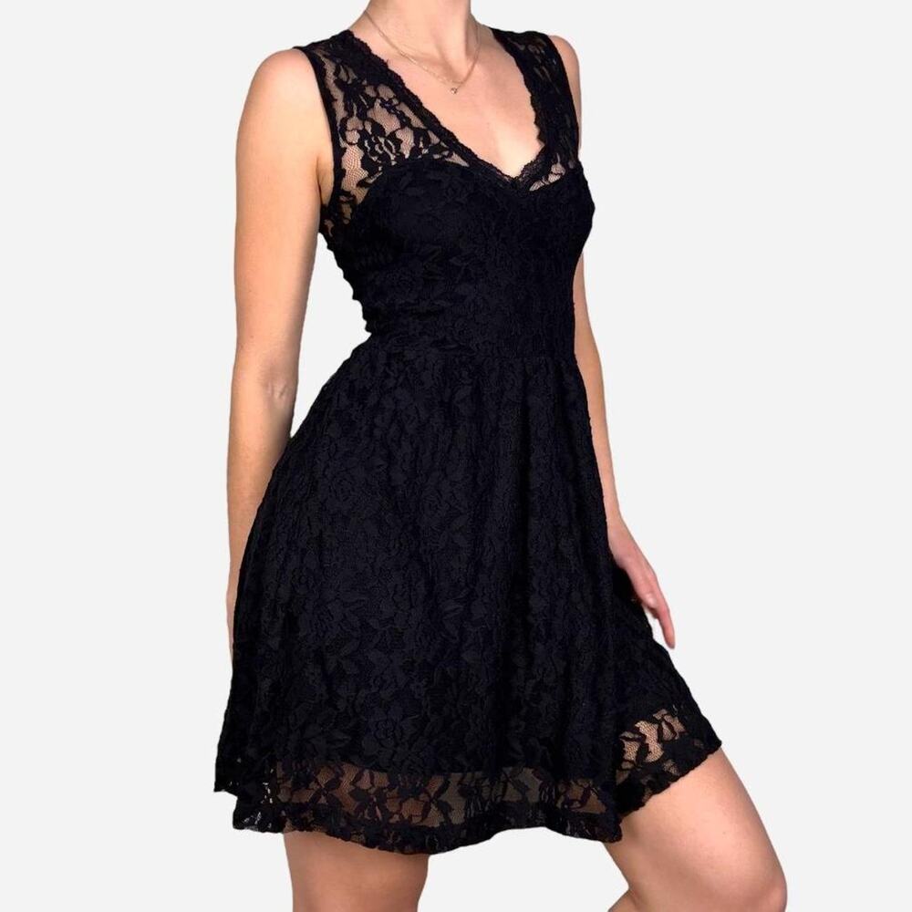 Black lace a line party dress - size small
